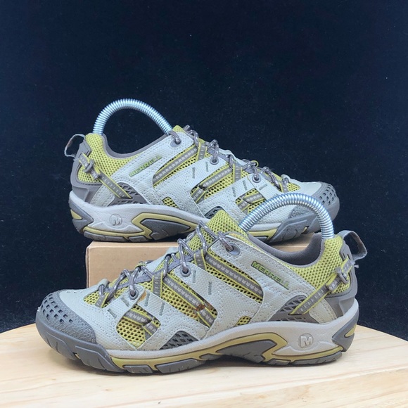 Merrell Shoes - Merrell Vibram Outdoor Breathable brown/green hiking shoe- Wmns size 6